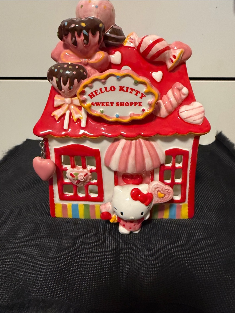 Hello Kitty Sweet Shoppe Playhouse in Red, Pink and White